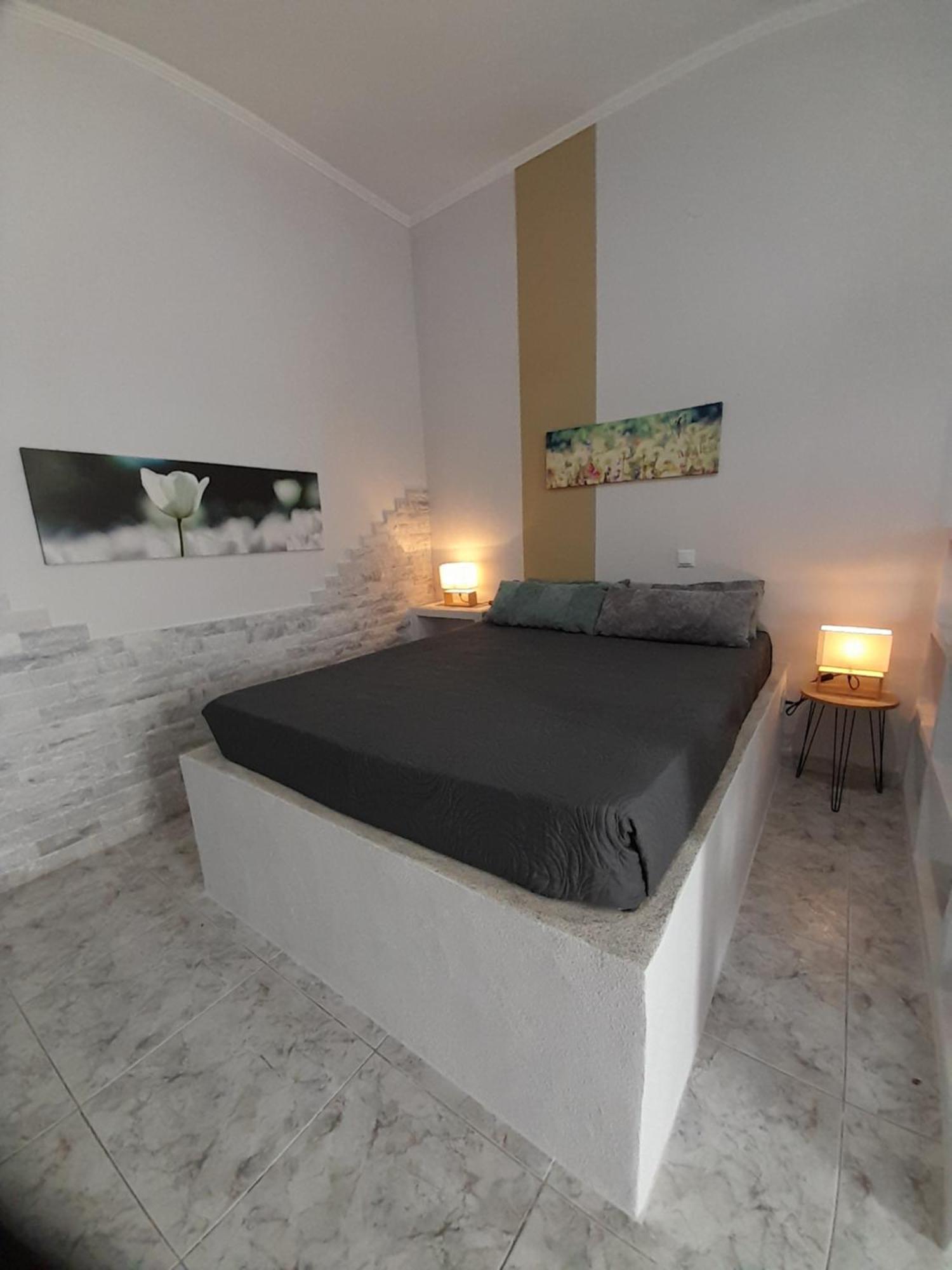 Overhill Apartments Adamas Luaran gambar